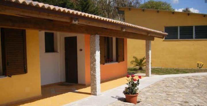 Agriturismo Usurtala Orani Ngoại thất bức ảnh